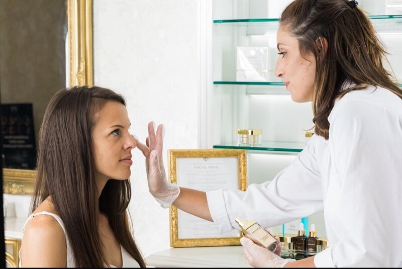 מורה ותלמידה